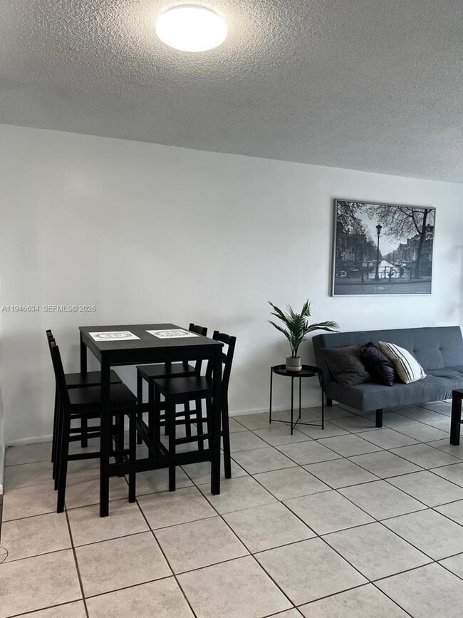 Foto del edificio - 4164 Inverrary Dr