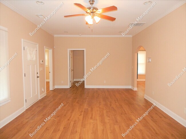 Foto del edificio - 1420 Lakewood Ave SE