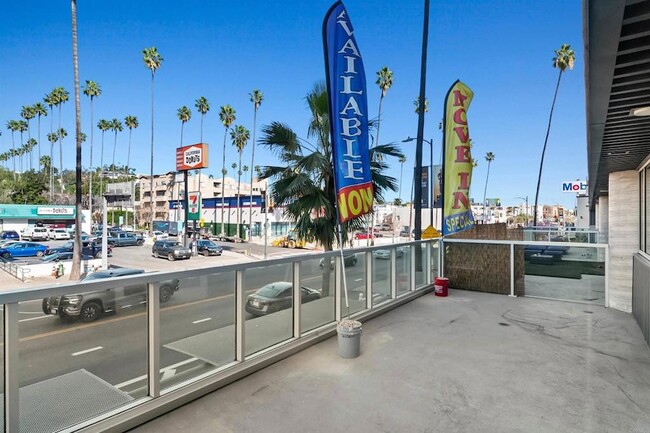 Foto del edificio - 5750 Hollywood Blvd