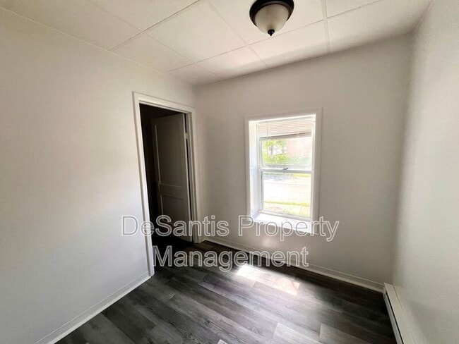 Building Photo - 505 Dawson Ave