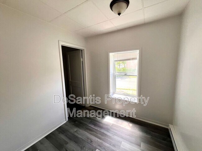 Foto del edificio - 505 Dawson Ave