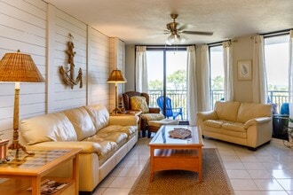 Building Photo - 7600 Palmetto Dr