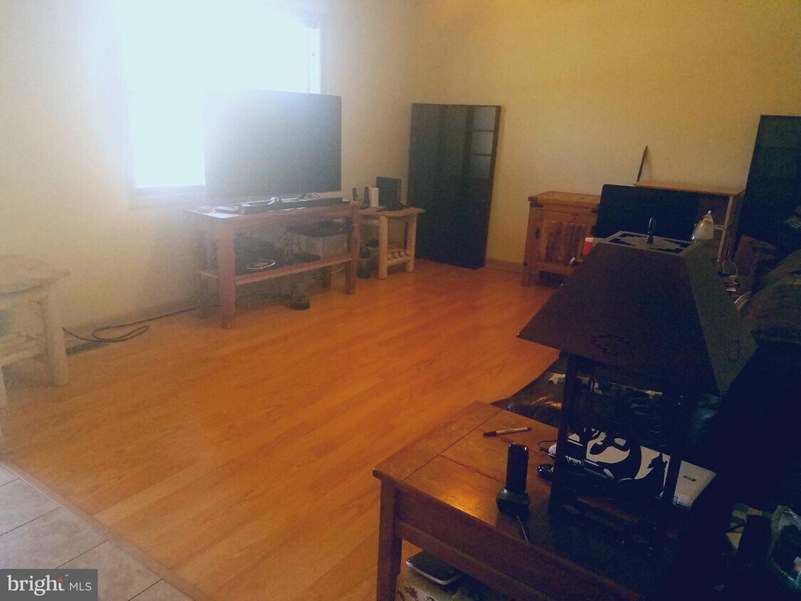 Primary Photo - 1407 Brimstone Dr