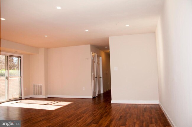 Building Photo - 6900 St Ignatius Dr