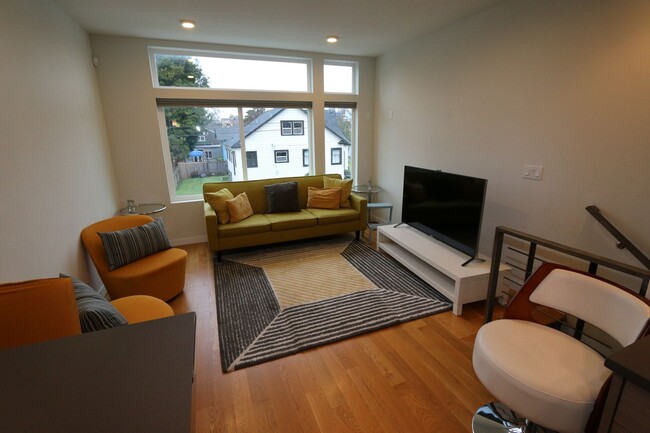 Foto del edificio - Ballard Townhome, 2 bed/2.5 bath, Roof Top...