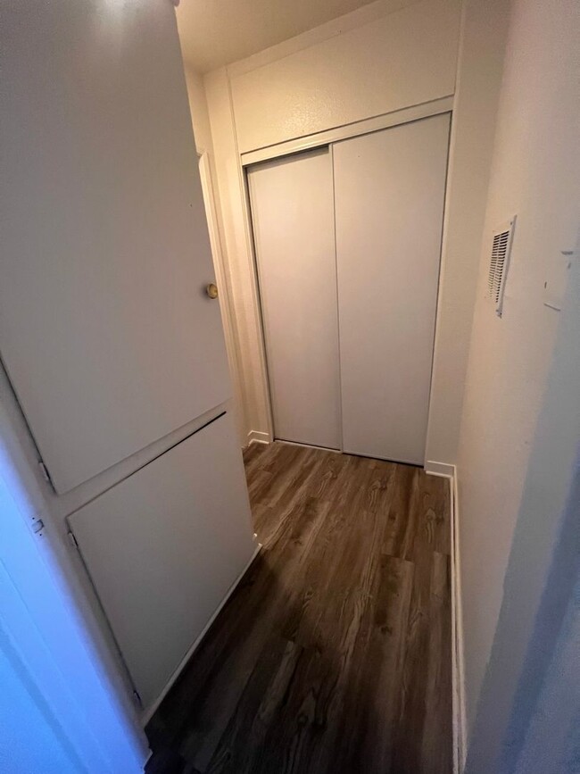 Foto del edificio - AVAILABLE NOW (MOVE IN SPECIAL)