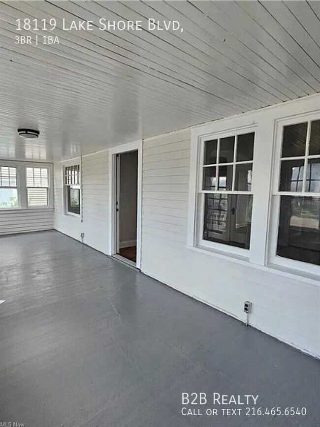 Building Photo - Spacious Elegance: Stunning 3-Bed Single F...