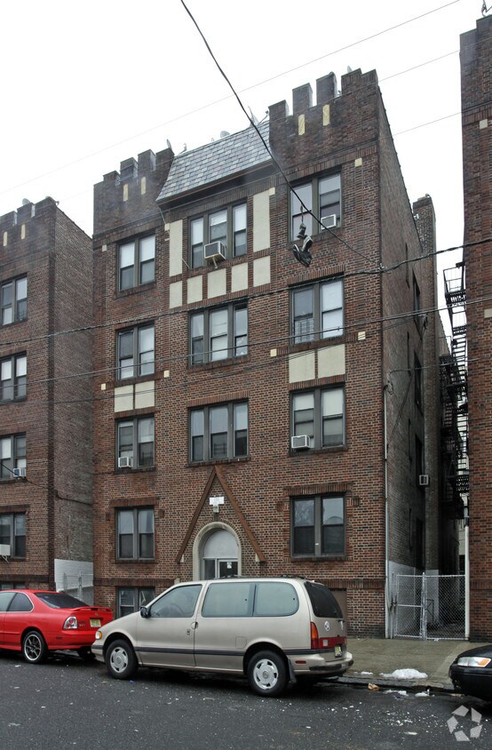 130 Corbin Ave, Jersey City, NJ 07306 Apartments in Jersey City, NJ