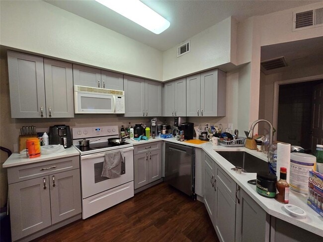 Foto del edificio - 2320 Gracy Farms Ln
