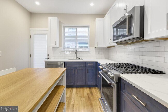 Foto del edificio - 912 Ellsworth St