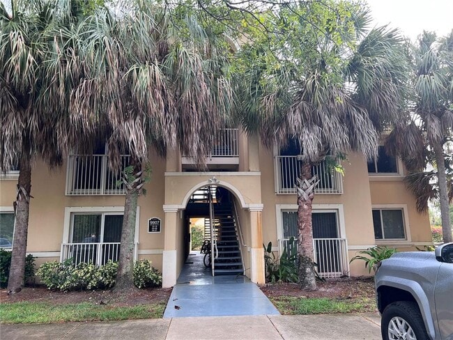 Building Photo - 9907 Westwood Dr