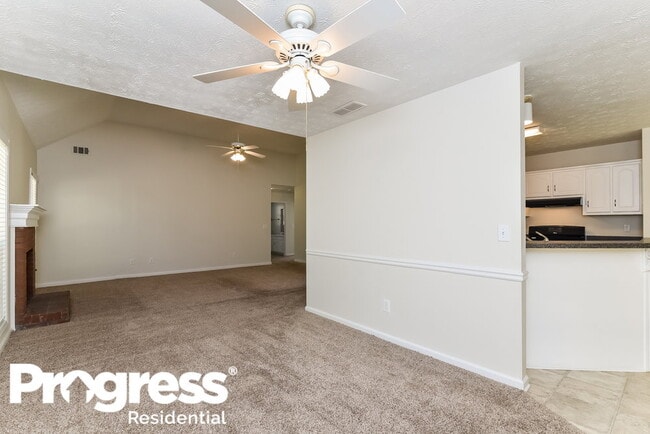 Building Photo - 725 Hunters Ln