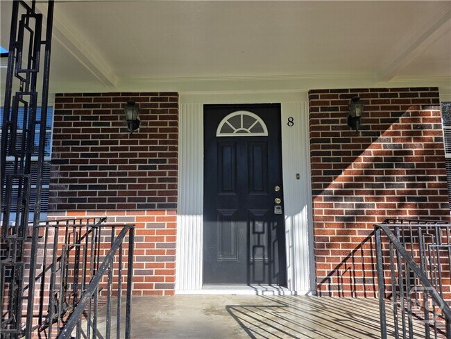 Foto del edificio - 8 Ronnie Ave