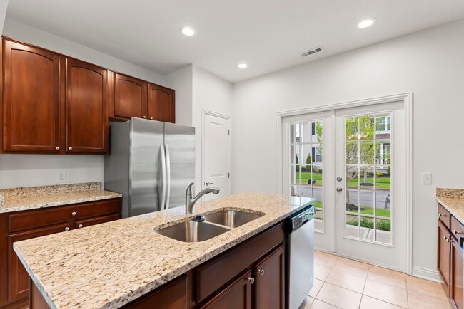 Building Photo - 1067 Eberton Ave