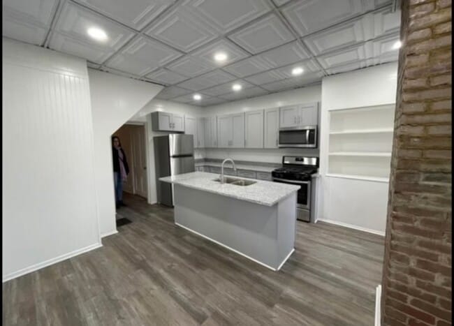 Building Photo - 1538 Hatteras St