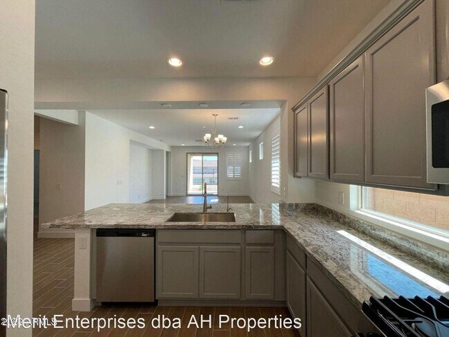 Building Photo - 3 br, 2 bath House - 31853 N 124th Dr