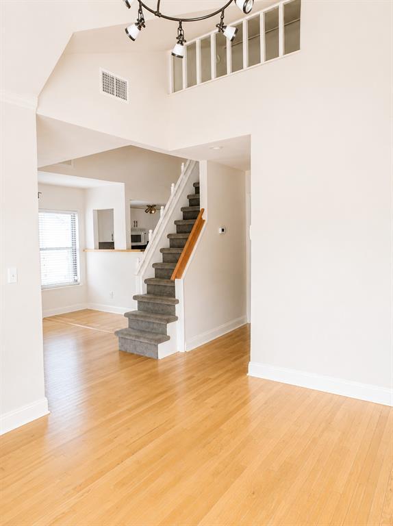 Building Photo - 1410 W 51st St