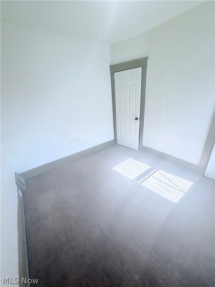 Foto del edificio - 3395 W 100th St