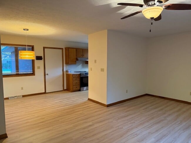 Building Photo - 2 bedroom for rent