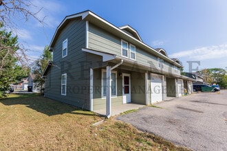 Building Photo - 1136 Richmond St