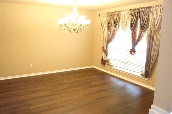 Building Photo - 7425 Vaquero Dr