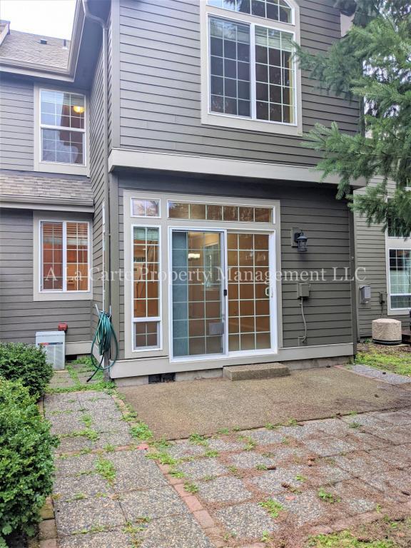 Building Photo - 15446 Stephanie Ct