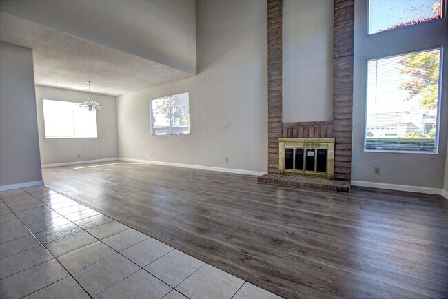 Foto del edificio - Ardenwood addentace area. Updated single family homes