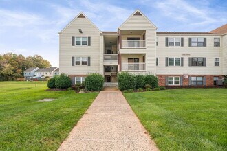 Building Photo - 102 Chesterfield Ln