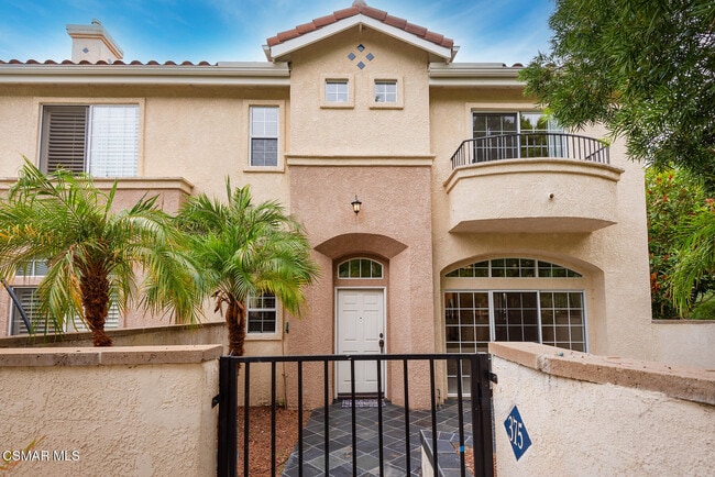 Building Photo - 375 Avenida De Royale