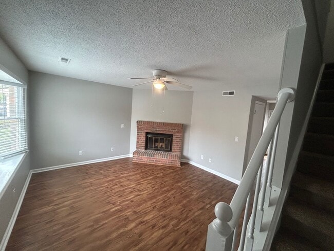 Building Photo - 940 Glenn St