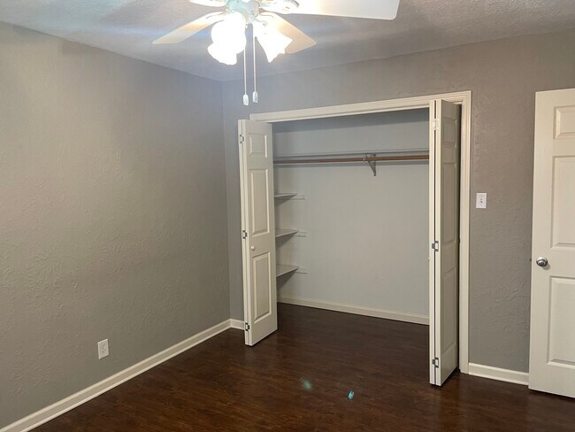 Armario - 120 Matthews Ln