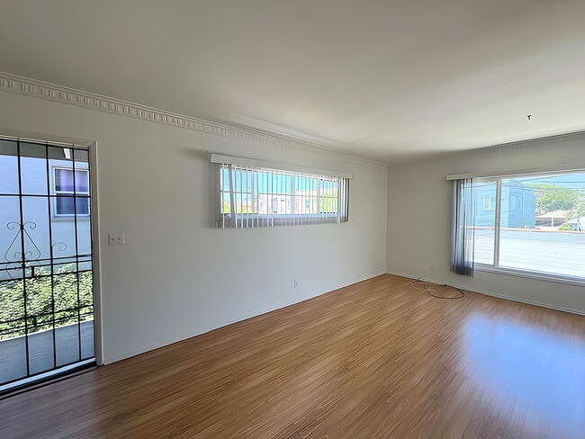 Building Photo - 6125 Cashio St