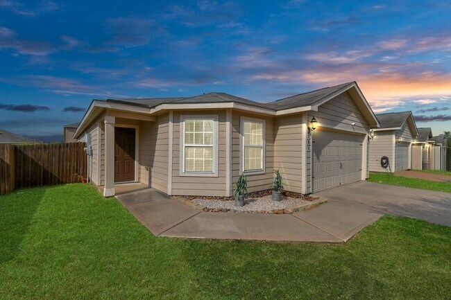 Foto del edificio - 985 Lake View Cir W
