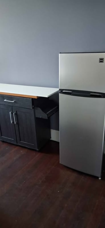 Building Photo - 204 Main St