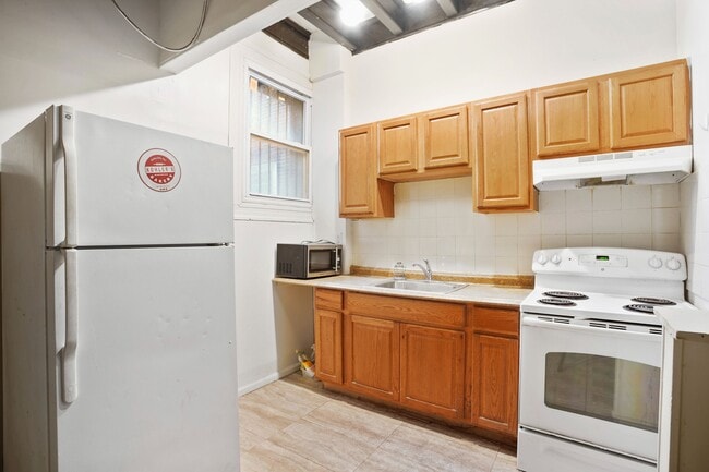 Foto del edificio - 1709 W Montgomery Ave