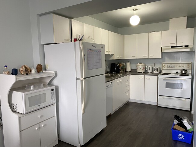 Building Photo - 30 Chapman Crt