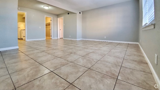 Building Photo - 3862 Englewood Cir