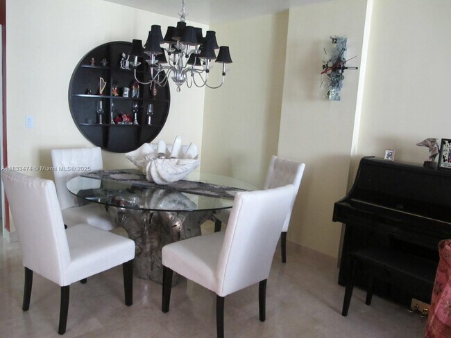 Foto del edificio - 3140 S Ocean Dr