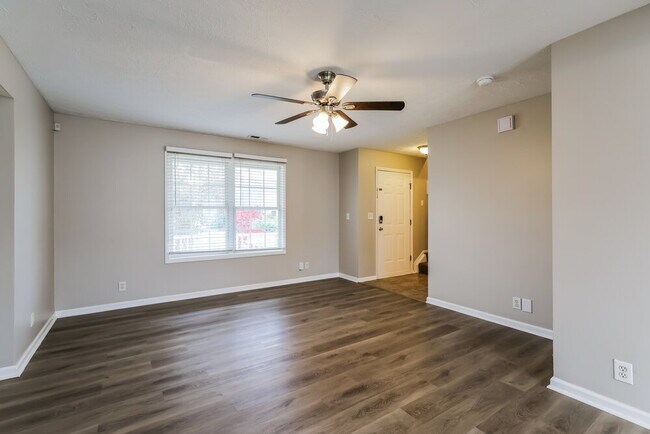 Foto del edificio - 6220 Maravian Dr