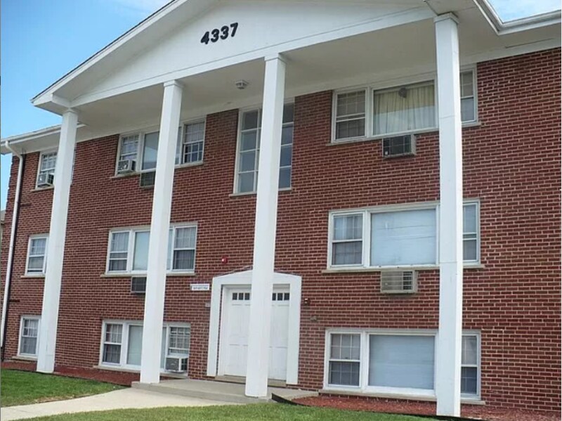 4337 Prescott Ave Unit 2B, Lyons, IL 60534 Room for Rent in Lyons, IL