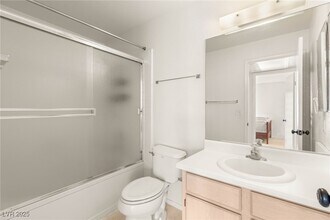 Building Photo - 5211 S Lindell Rd