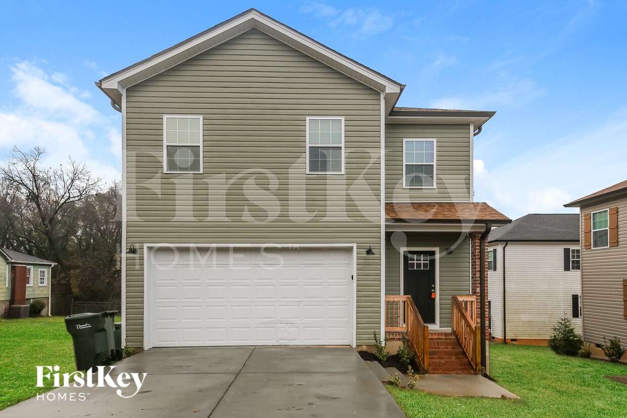 Foto principal - 215 Parkwood Dr NW