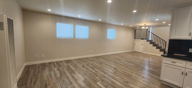 Foto del edificio - 3765 Artesia Blvd