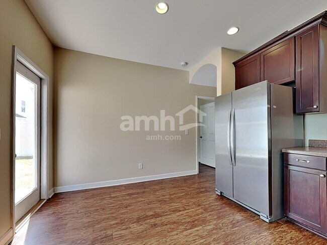 Building Photo - 130 Summer Hill Ct