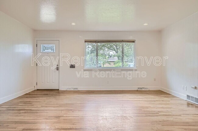 Foto del edificio - 5870 W 5th Ave