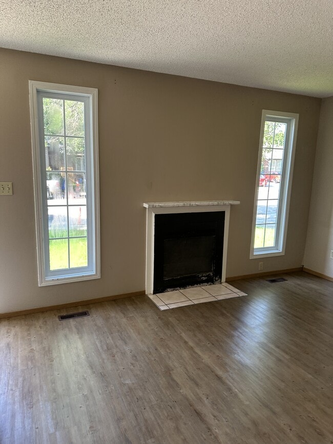 Building Photo - 209 Thomson Ave