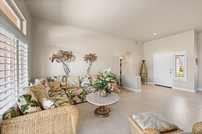 Foto del edificio - 38537 Fallbrook Ave