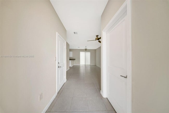 Foto del edificio - 11108 W 33rd Way