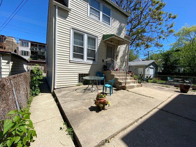 Foto del edificio - 1620 W Thome Ave