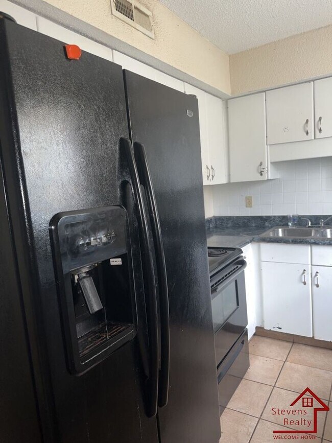 Foto del edificio - 4131 Wilkesview Dr